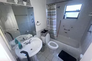 1975 W 44th Pl, Hialeah, FL 33012 - Photo 28