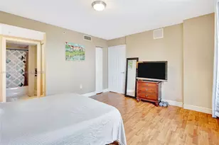 816 NW 11th St, Miami, FL 33136 - Photo 6