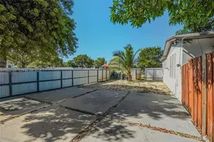 [Address not provided], Miami Gardens, FL 33169 - Photo 14