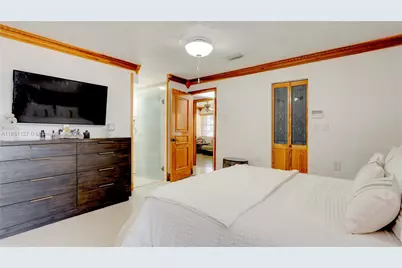 18501 SW 130th Ave, Miami, FL 33177 - Photo 24