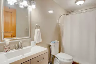 18501 SW 130th Ave, Miami, FL 33177 - Photo 32