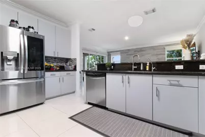 11257 NW 78th St, Doral, FL 33178 - Photo 16