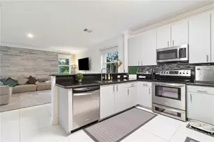 11257 NW 78th St, Doral, FL 33178 - Photo 14