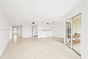 901 SW 128th Ave, Pembroke Pines, FL 33027 - Photo 2