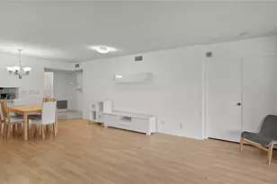 8771 Holly Ct, Tamarac, FL 33321 - Photo 8