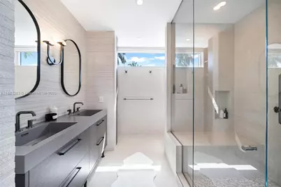 520 E Dilido Dr, Miami Beach, FL 33139 - Photo 24