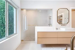 520 E Dilido Dr, Miami Beach, FL 33139 - Photo 20