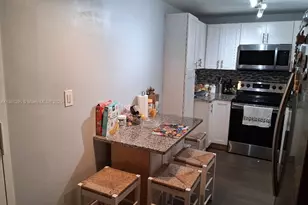 1400 St Charles Pl, Pembroke Pines, FL 33026 - Photo 8