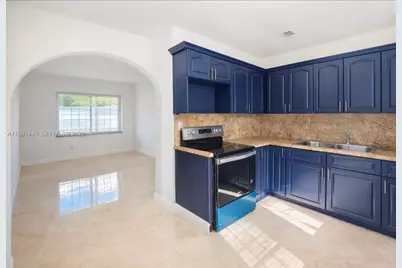 890 NW 106th St #890, Miami, FL 33150 - Photo 2