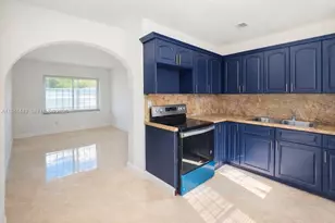 890 NW 106th St, Miami, FL 33150 - Photo 2