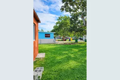 890 NW 106th St #890, Miami, FL 33150 - Photo 16