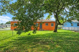 890 NW 106th St, Miami, FL 33150 - Photo 18