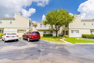 8105 Lagos De Campo Blvd, Tamarac, FL 33321 - Photo 24