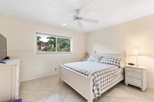 1001 NE 14th Ave, Hallandale Beach, FL 33009 - Photo 18