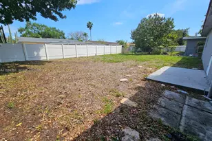 325 SW 80th Terrace, North Lauderdale, FL 33068 - Photo 22