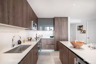 88 SW 7th St, Miami, FL 33130 - Photo 4