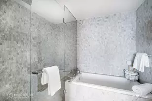 88 SW 7th St, Miami, FL 33130 - Photo 14