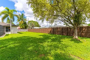 407 NW 18th St, Homestead, FL 33030 - Photo 2