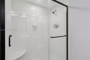 20191 E Country Club Dr, Aventura, FL 33180 - Photo 16