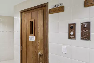 20191 E Country Club Dr #1102, Aventura, FL 33180 - Photo 26