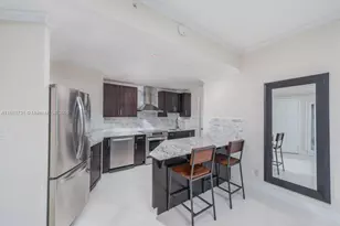 300 South Pointe Dr, Miami Beach, FL 33139 - Photo 2