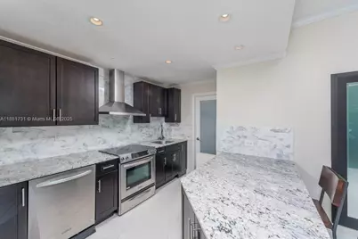 300 S Pointe Dr #706, Miami Beach, FL 33139 - Photo 4