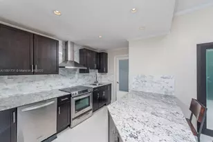 300 South Pointe Dr, Miami Beach, FL 33139 - Photo 4