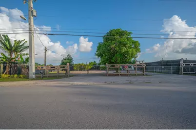 20750 SW 256 St, Homestead, FL 33031 - Photo 10