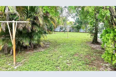 140 SW 48th Ct, Miami, FL 33134 - Photo 2