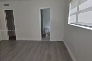 18720 NE 18th Ave, Miami, FL 33179 - Photo 4