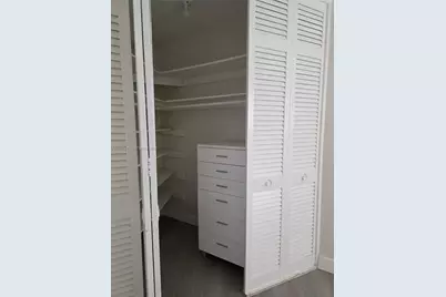 18720 NE 18th Ave #116, Miami, FL 33179 - Photo 4