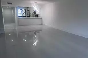 170 Lakeview Dr, Weston, FL 33326 - Photo 6