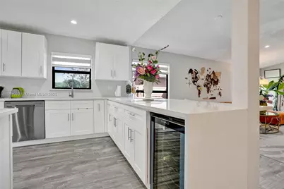 6188 Pine Tree Lane, Tamarac, FL 33319 - Photo 4