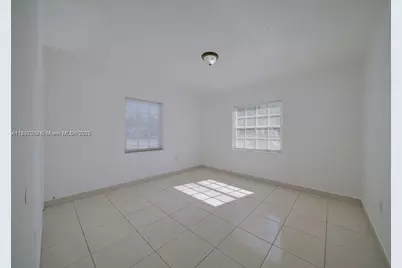 1471 NW 93rd St, Miami, FL 33147 - Photo 8
