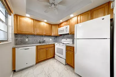 36 Islewood B #36, Deerfield Beach, FL 33442 - Photo 6