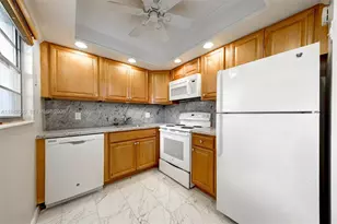 36 Islewood B, Deerfield Beach, FL 33442 - Photo 6