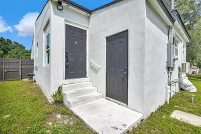 1090 NW 77th St, Miami, FL 33150 - Photo 16