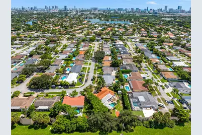 21000 NE 18th Ct, Miami, FL 33179 - Photo 48