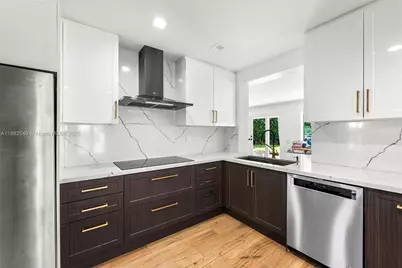 21000 NE 18th Ct, Miami, FL 33179 - Photo 18