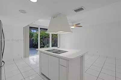 2220 NE 11th St, Hallandale Beach, FL 33009 - Photo 44