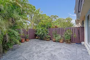 2220 NE 11th St, Hallandale Beach, FL 33009 - Photo 12