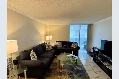 2401 Collins Ave #611, Miami Beach, FL 33140 - Photo 18