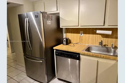 2401 Collins Ave #611, Miami Beach, FL 33140 - Photo 8