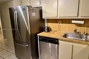 2401 Collins Ave, Miami Beach, FL 33140 - Photo 8