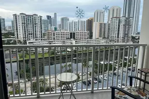 300 Bayview Dr, Sunny Isles Beach, FL 33160 - Photo 4