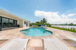 21230 NE 25th Ct, Miami, FL 33180 - Photo 2