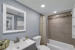 400 SE 10th St, Deerfield Beach, FL 33441 - Photo 10
