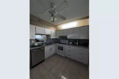 2800 Somerset Dr #403J, Lauderdale Lakes, FL 33311 - Photo 8