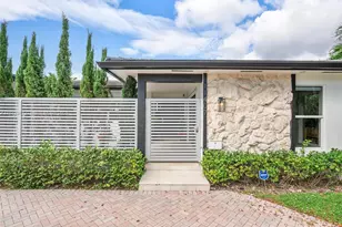 11407 N Bayshore Dr, North Miami, FL 33181 - Photo 4