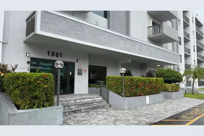 1301 NE 7th St #106, Hallandale Beach, FL 33009 - Photo 10